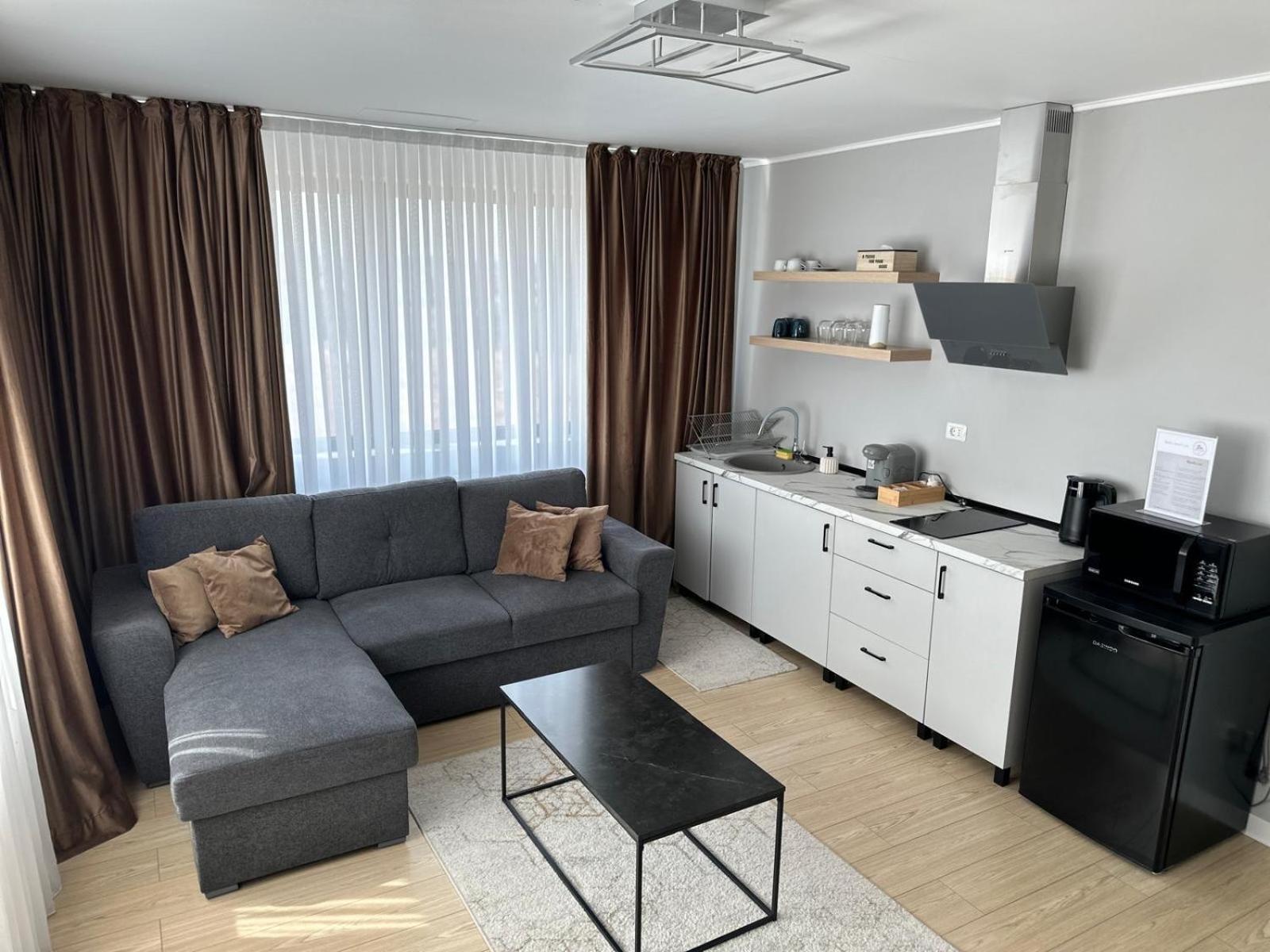 Em02- Apartament 2 Camere Luxury Târgu Jiu エクステリア 写真